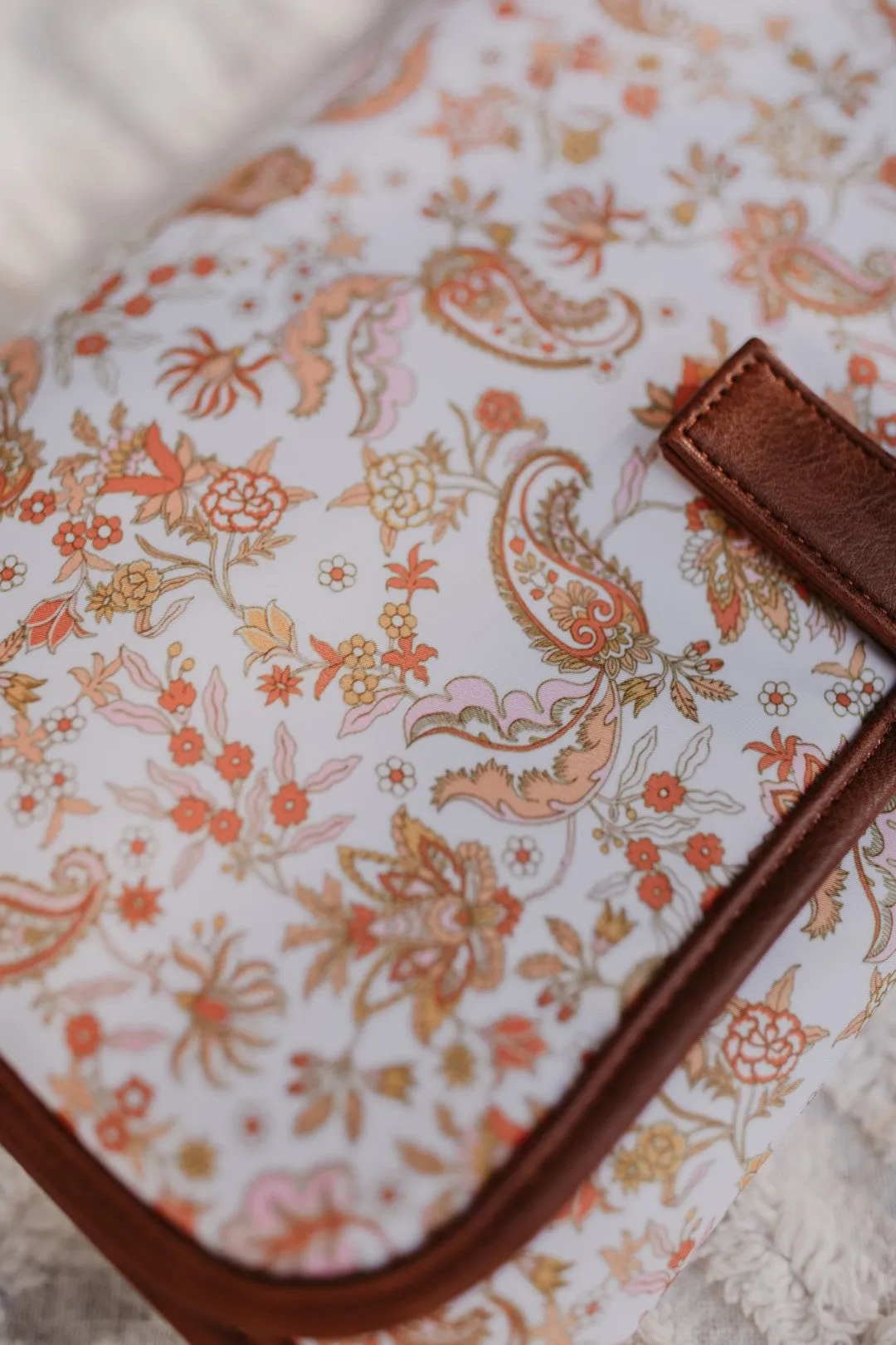 OiOi Change Clutch - Peach Paisley/Tan